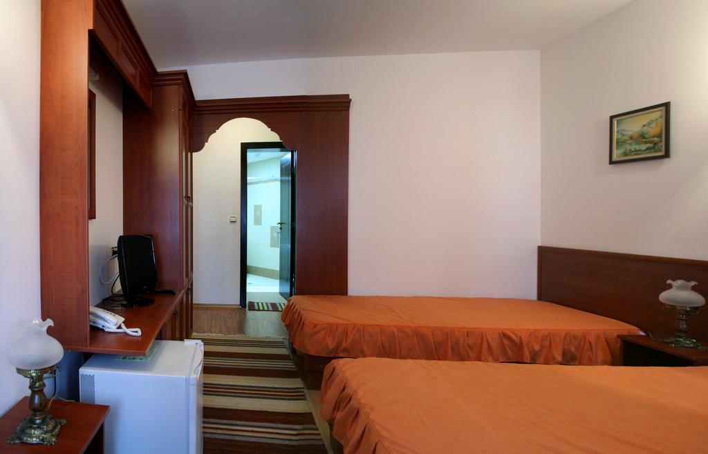 Hotel Alexandrov'S Houses Slatograd Exterior foto