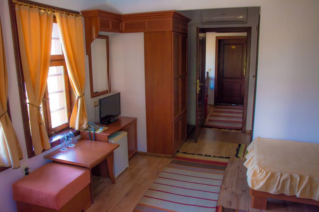 Hotel Alexandrov'S Houses Slatograd Exterior foto
