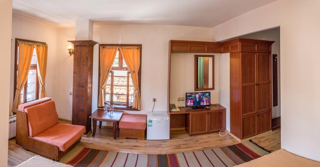 Hotel Alexandrov'S Houses Slatograd Exterior foto